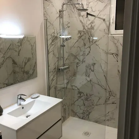 Maison Toesca - Old Charm & Sunny Balcony