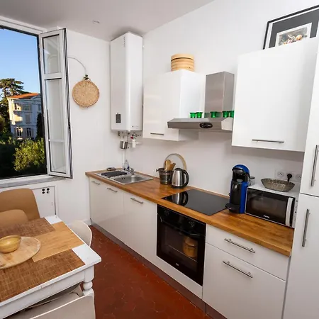 Maison Toesca - Old Charm & Sunny Balcony カンヌ