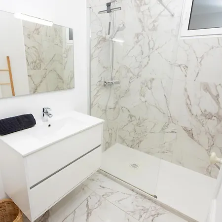 Maison Toesca - Old Charm & Sunny Balcony アパート カンヌ