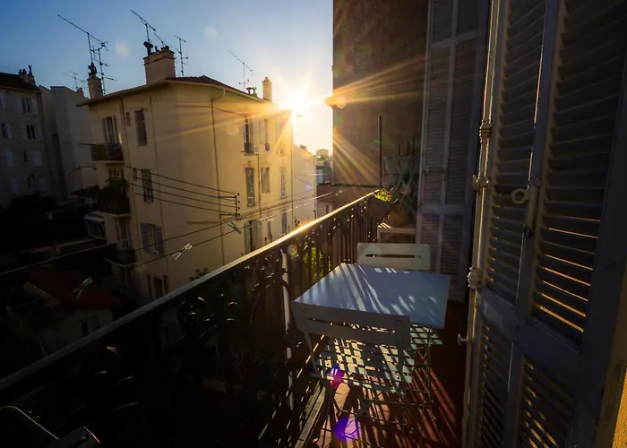 Maison Toesca - Old Charm & Sunny Balcony * カンヌ