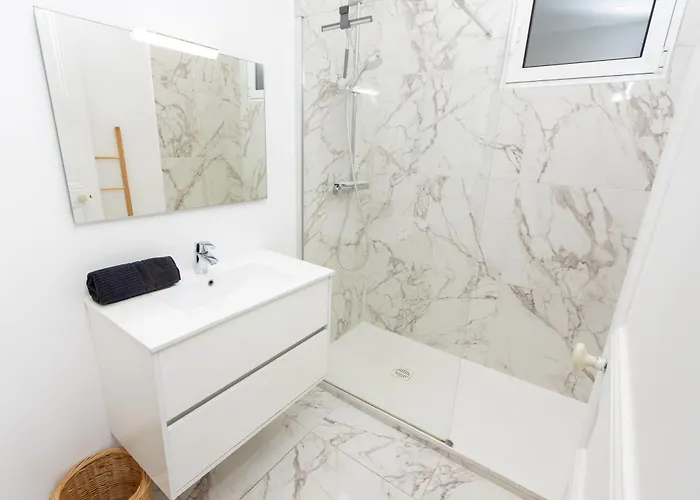 Maison Toesca - Old Charm & Sunny Balcony アパート カンヌ