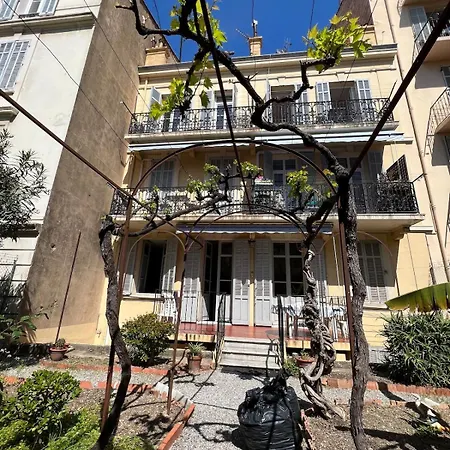 Maison Toesca - Old Charm & Sunny Balcony